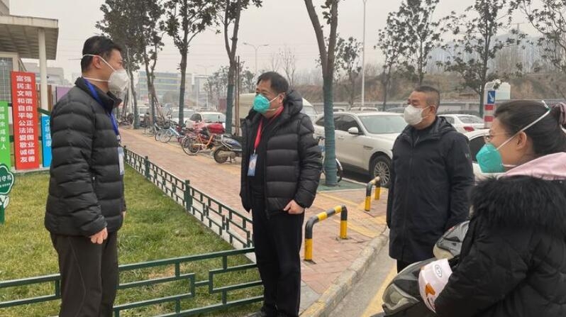 ��������ء����̽��ο���³�һ�߸ɲ�