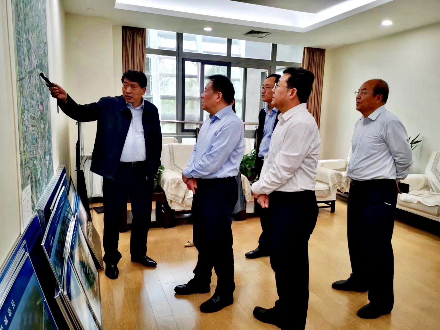 ���һ�и��������ʸ������������