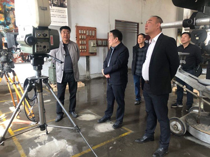 ���ŵ�ί��Ƕ��³����һ�и�������ׯ����